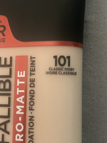 L'Oreal Infallible Pro-Matte Foundation NWOB Shade 101 Classic Ivory - Picture 2 of 4