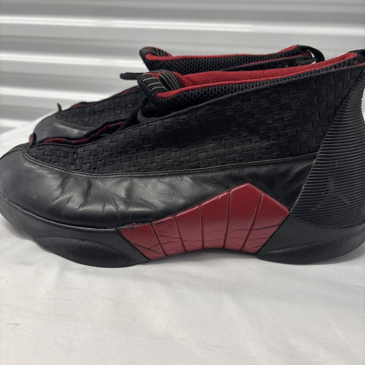 NIKE AIR JORDAN XV 15 RETRO COUNTDOWN CDP BRED BLACK TRUE RED