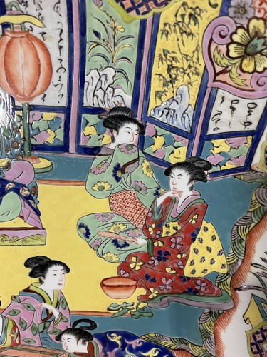 "Placa de cargador de porcelana japonesa fina y antigua de 18"" con figuras". - Imagen 5 de 10
