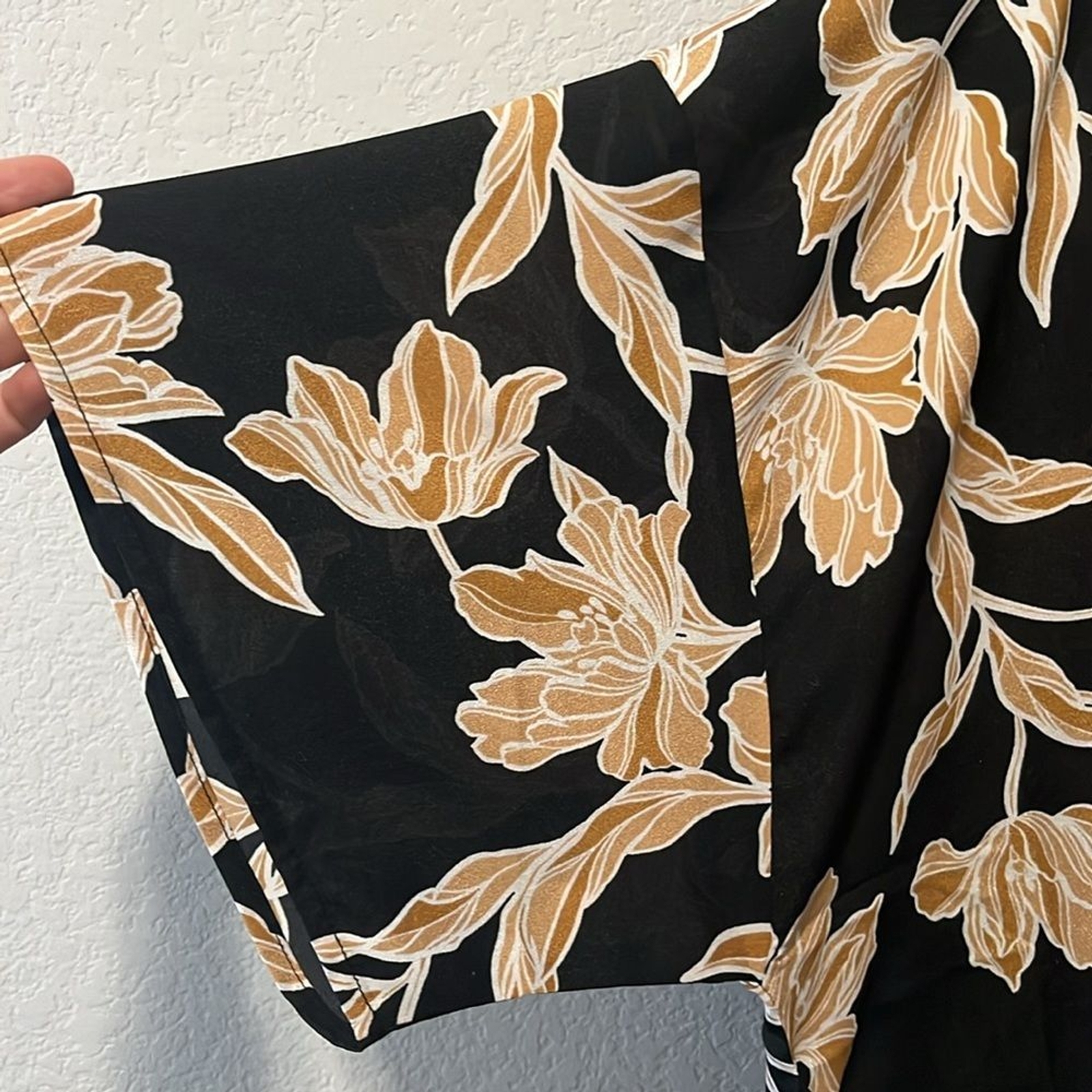 MAISON DU SOIR Floral Kimono Robe, Black and Gold… - image 5