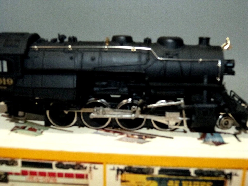 HO Scale Bachmann 2-8-0 Reading Consolation Steam #2010 - Image 2 of 3