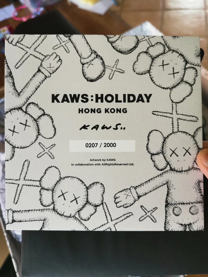 KAWS PELUCHE ACOMPAÑANTE VACACIONES HONG KONG limitado 207/2000 VIP SET DE 3 NGV NUEVO  Foto 4 de 4