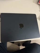 MacBook Air 13,6 Zoll (256GB SSD, M2, 8GB) Laptop - Mitternacht