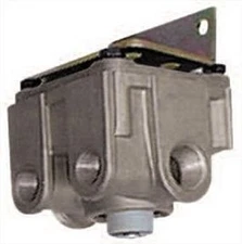 Newstar S-6006A Air Brake Relay Valve   Horizontal Ports, Crack Pressure: 4 Psi
