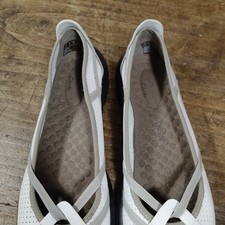 Clarks Women's Round Toe Ballet Flats for sale