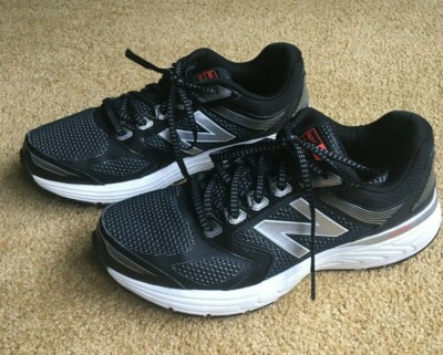 New Balance Mens 7.5 Athletic Shoes 560 