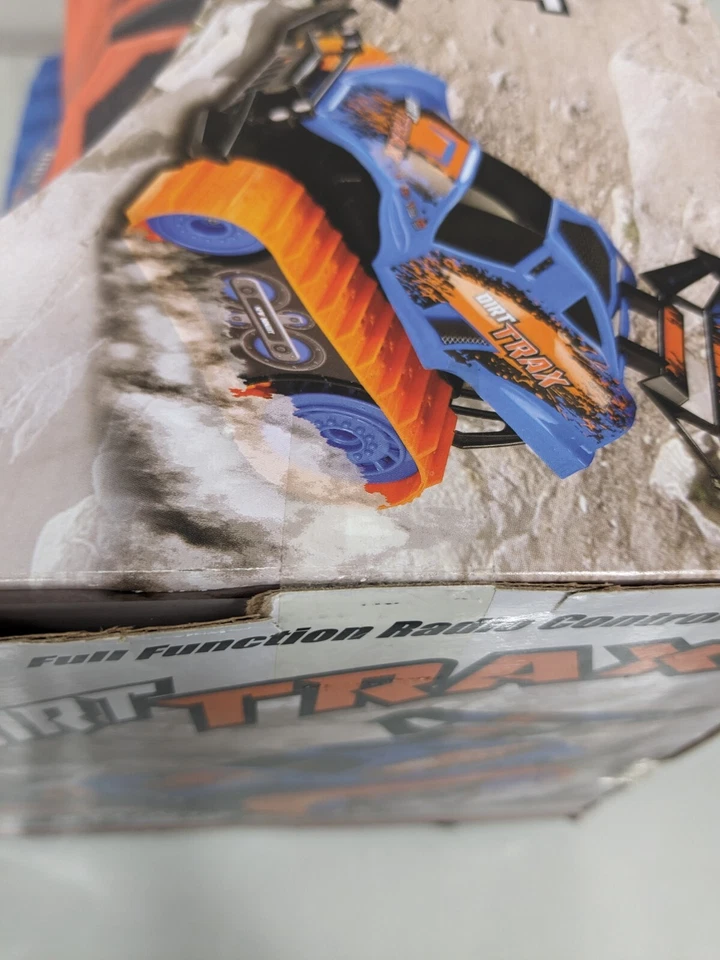 R/C Stunt Dirt Trax 2.4GHz radio control stunt car. NEW in BOX - Image 4 of 4