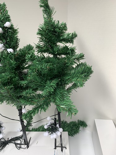 Four Little Christmas Trees Like The One Shown Connected By Wire And Solar Power - Picture 8 of 8