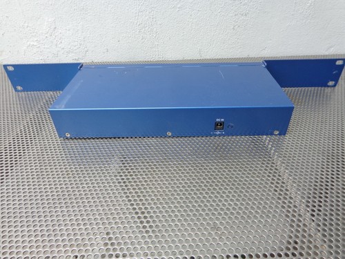 Zonet ZFS3016B 16-Ports External Ethernet Network Switch (Need AC Adapter) - Picture 2 of 3
