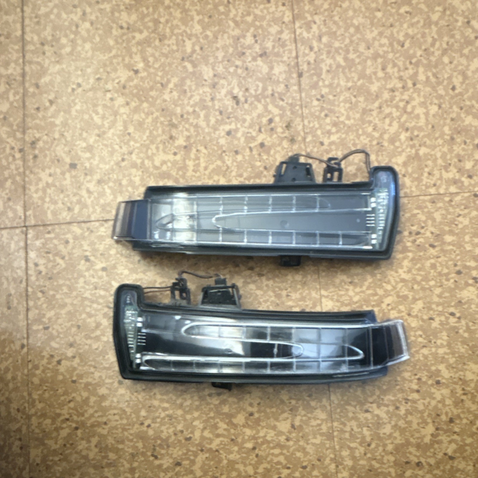 2010-2016 Mercedes E-class Side View Mirror Turn Signal Lights