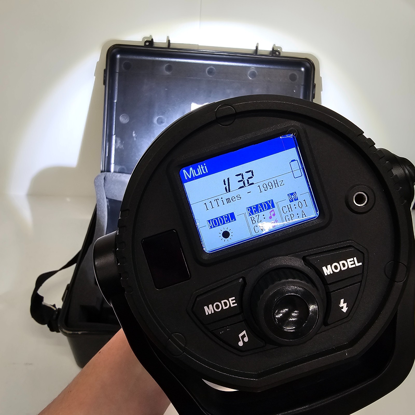 Neewer F3-500 Outdoor Flash Strobe Light (4) Rechargable Batteries