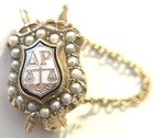 Vtg Delta Rho Sorority Fraternity College Uni 10K Solid Gold Pearl Pin 3.9 G