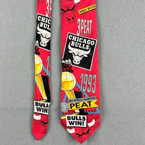 Vtg Chicago Bulls 3 Peat Silk Tie 58"X3.5" NBA Basketball Championship USA 90s - Picture 2 of 7