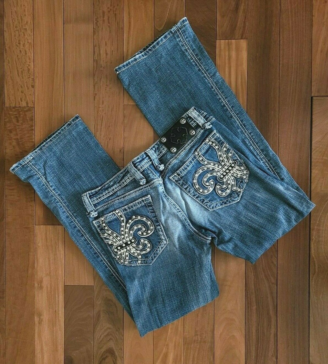 Miss Me Bootcut Jeans Size 30 Embellished Fleur de Lis Miss Me Bootcut Jeans Size 30 Embellished Fleur de Lis