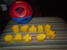 Tupperware Shape-O Shape Ball Sorter Toy - Complete Developmental Shape Red/Blue