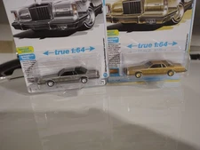 Auto World 1979 Lincoln Continentals LR AW64482 A&B Duo Silver & Gold Cars New