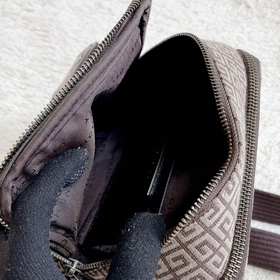 GIVENCHY ボックス型 ハンドバッグ　美品 GIVENCHY Box Square Monogram Shoulder Bag Canvas Leather