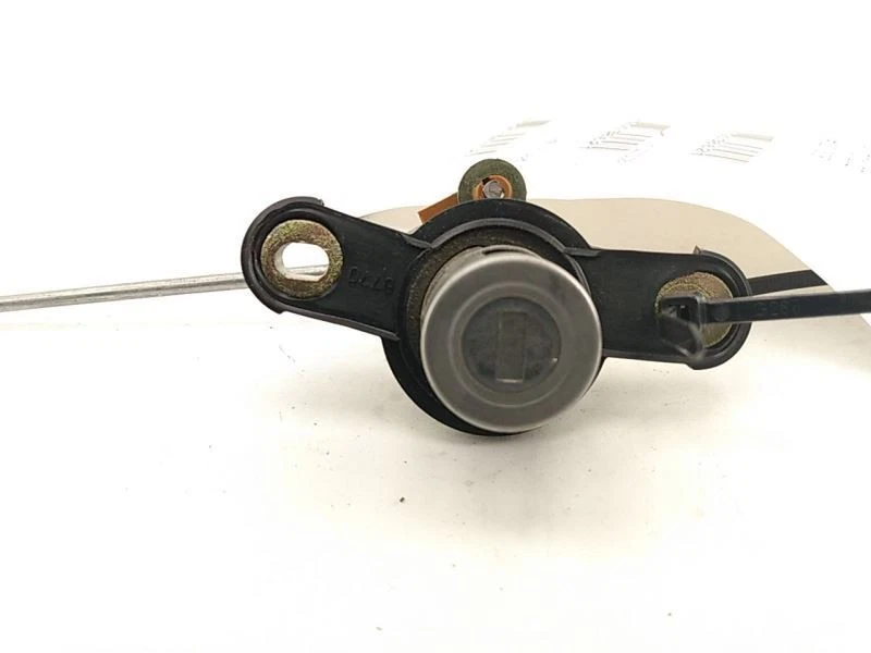 Conjunto de cilindro de bloqueo de puerta levadiza trasera Toyota Celica GTS T231 6905520770 00-06 Foto 2 de 4