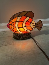 Tiffany Style Stained Glass Tropical Fish Table Lamp With Bulb 9"x12"