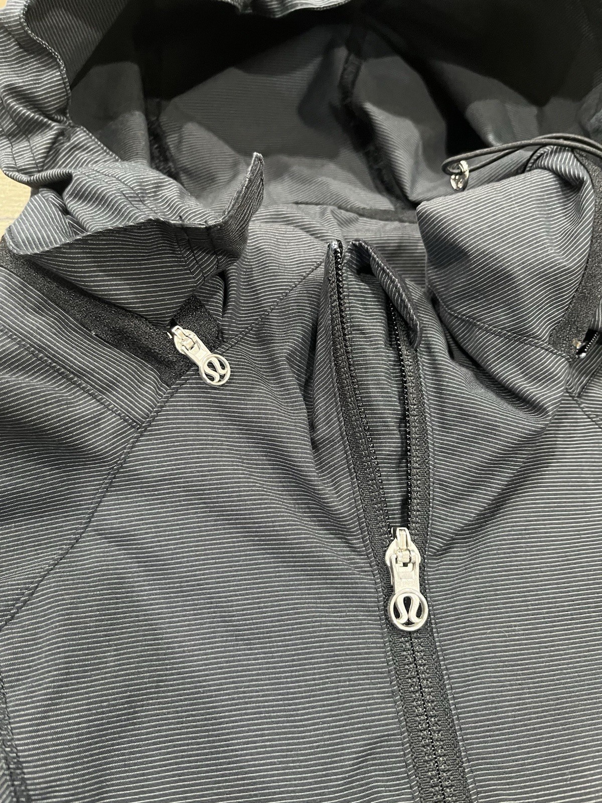 Lululemon Reflective Softshell Windbreaker Jacket… - image 5