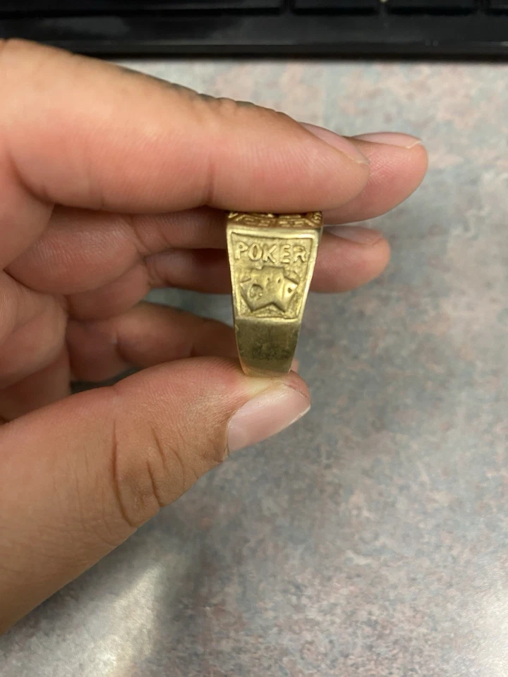 Anillo de póker de oro de 18 quilates tamaño 11 1/2 - 12 (llave griega, corazones, picas, club) Foto 3 de 3