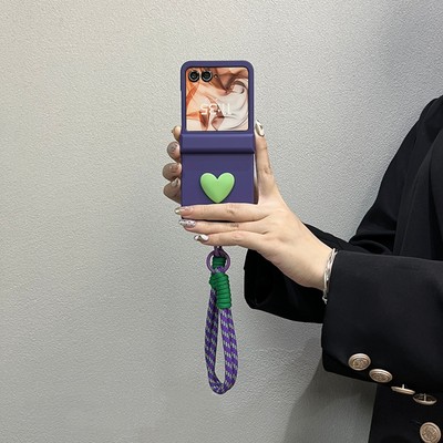 Custodia Motorola Razr+ 2025/2024 Con Cerniera A Cuore E Catena Bracciale