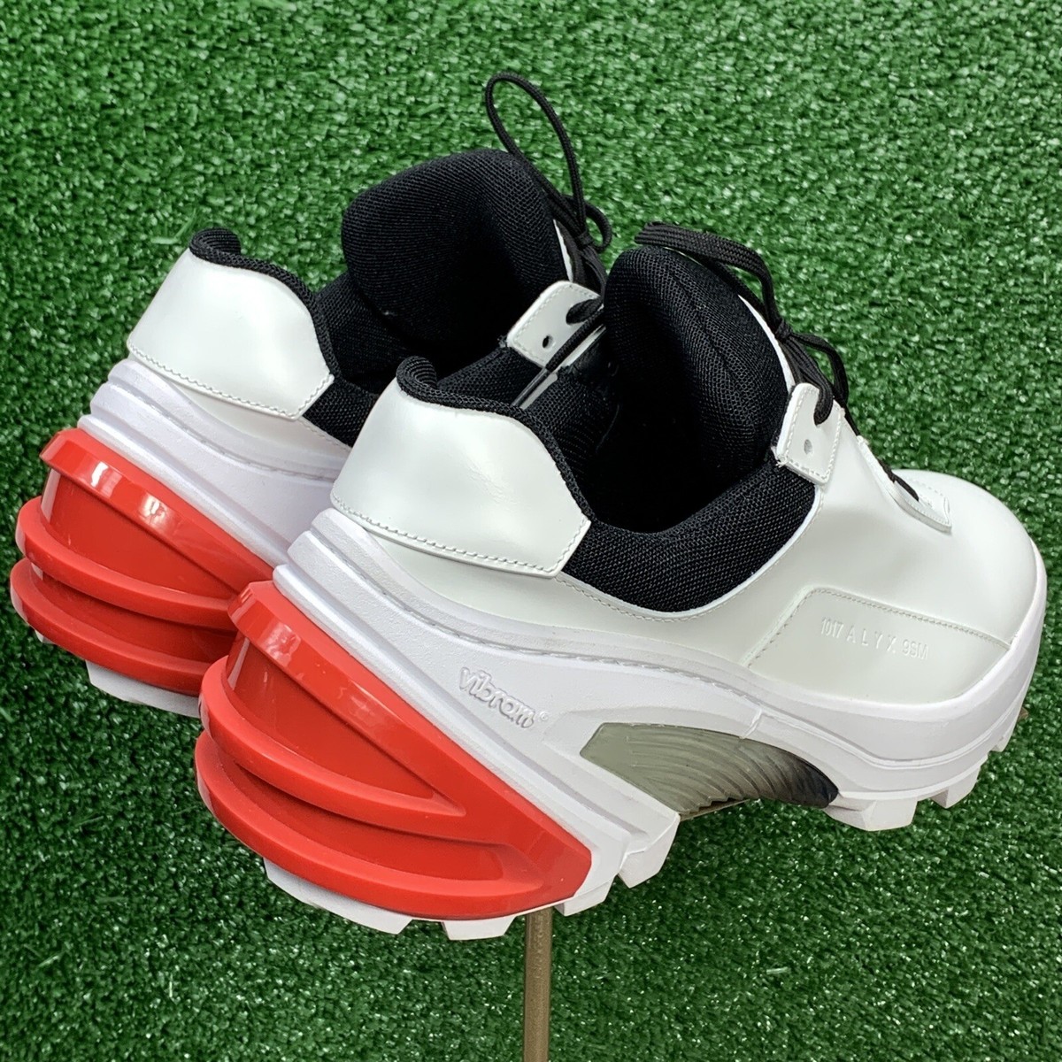 1017 ALYX 9SM Vibram sole low-top sneakers size 42 EU = 9 US  display picture 3