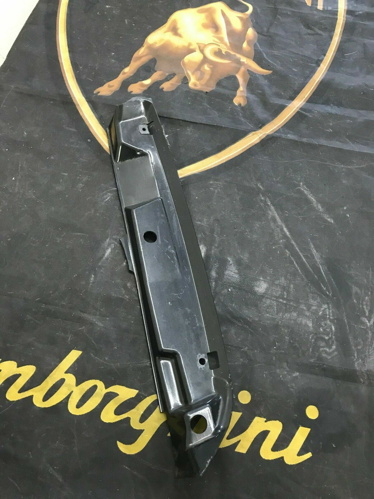 LAMBORGHINI GALLARDO LP560 REAR LEFT SIDE FENDER JAM INSERT PART OEM 400821179D