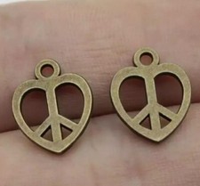 30pcs 14x11mm Bronze Alloy Charm Plated Peace Sign Pendant EF0768