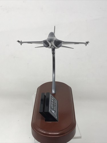 IDF Taiwan Air Force Fighter Jet Model on Wood Base IDF AIDC F-CK-1A Plane - Picture 5 of 10