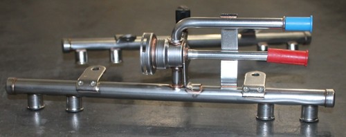 GM Genuine Parts 12607799 Fuel Injector Rail - Picture 3 of 4