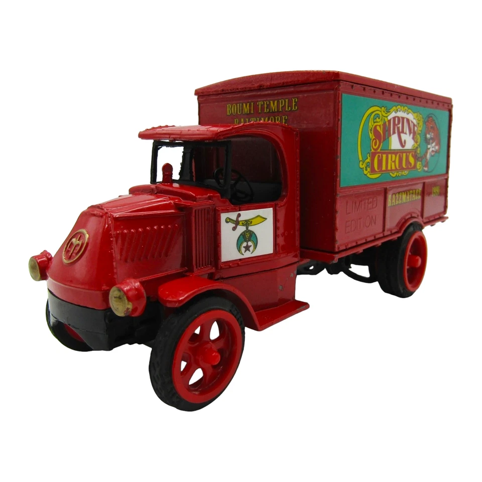 De colección 1991 ERTL Santuario Circo Camión Moneda Banco Vagón #48 1926 Mack Bulldog Rojo Foto 2 de 4