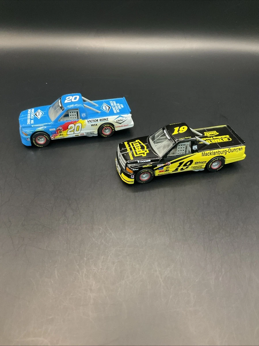 25+ Racing Champions 1:64 Scale Diecast Racing Cars 1996 Vehicle