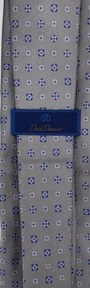 David Donahue 男式 100% 真丝领带 ~ 银色 ~ 几何花卉 ~ 全新 MSRP:135 美元。 — 第 4/4 张图片
