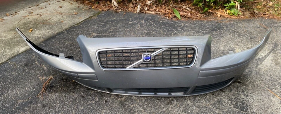 Cubierta y rejilla del parachoques delantero OEM 2004 2005 2006 2007 VOLVO S40 - plateado Foto 2 de 4
