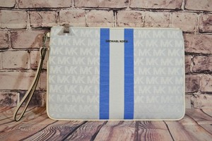 michael kors clutches