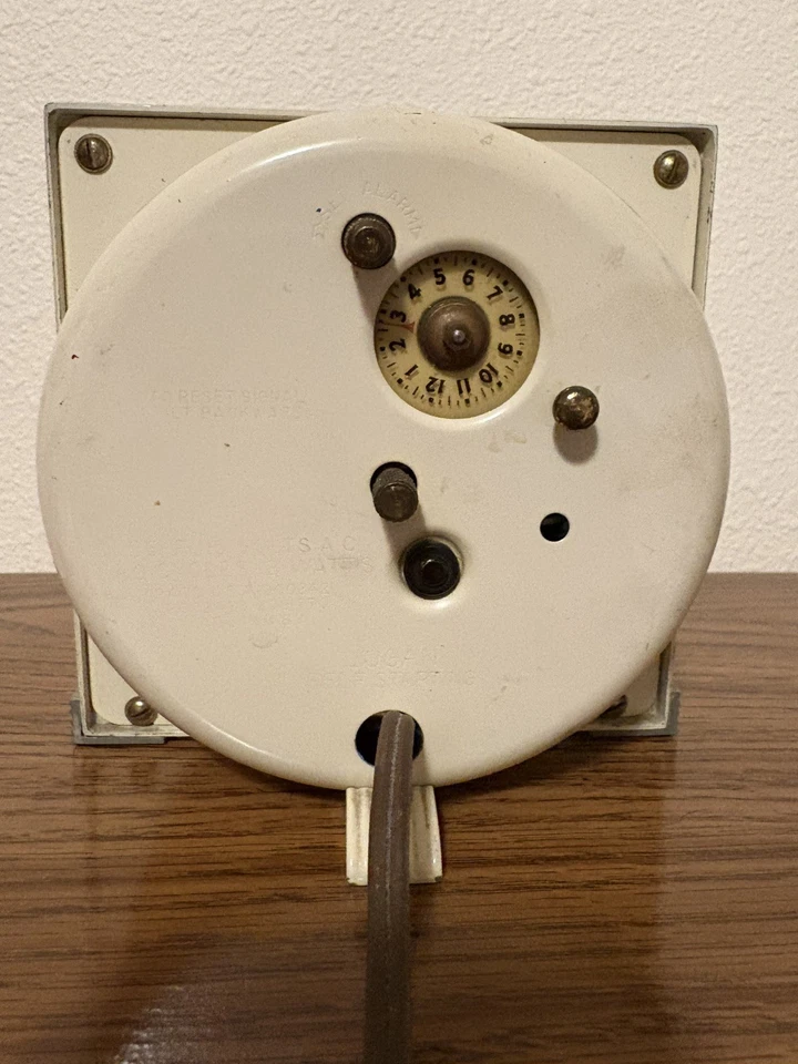 Reloj despertador eléctrico Westclox Logan S5-F metal Art Deco -de colección años 40 Foto 3 de 4