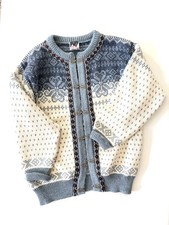 Vintage Dale of Norway M Blue Ivory Fair Isle Nordic Pewter Clasp Wool Sweater