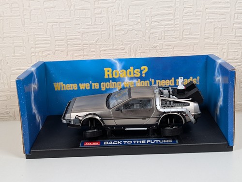Sun Star BACK TO THE FUTURE Movie DeLorean TIME MACHINE 1/18 Scale Model - Picture 10 of 12