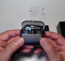 New SAMSUNG GALAXY BUDS 3 Pro AI True Wireless Bluetooth Earbuds Silver