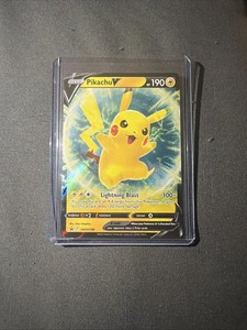 CARTA POKÉMON TCG Pikachu Full Art Sento Regale In Italiano Condizioni