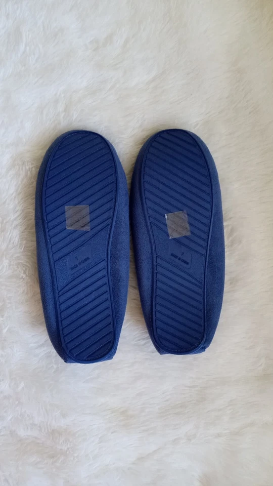 Classic Comfortable Lined Sherpa Moccasin Slippers (Size 7) Blue Color Only -NEW - Image 3 of 4