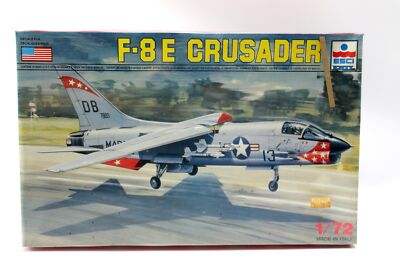 Ertl ESCI F-8E Crusader Airplane Model Kit 1:72 #9066