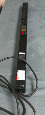 APC NetShelter Switched Rack PDU, 15A, 8 NEMA 5-15 outlets AP8931 AS IS  READ  !