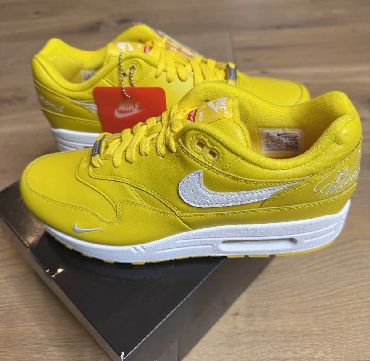Supreme x Nike Air Max 1 '87 SP Speed Yellow for Sale Supreme x Nike Air Max 1 '87 SP Speed Yellow for Sale