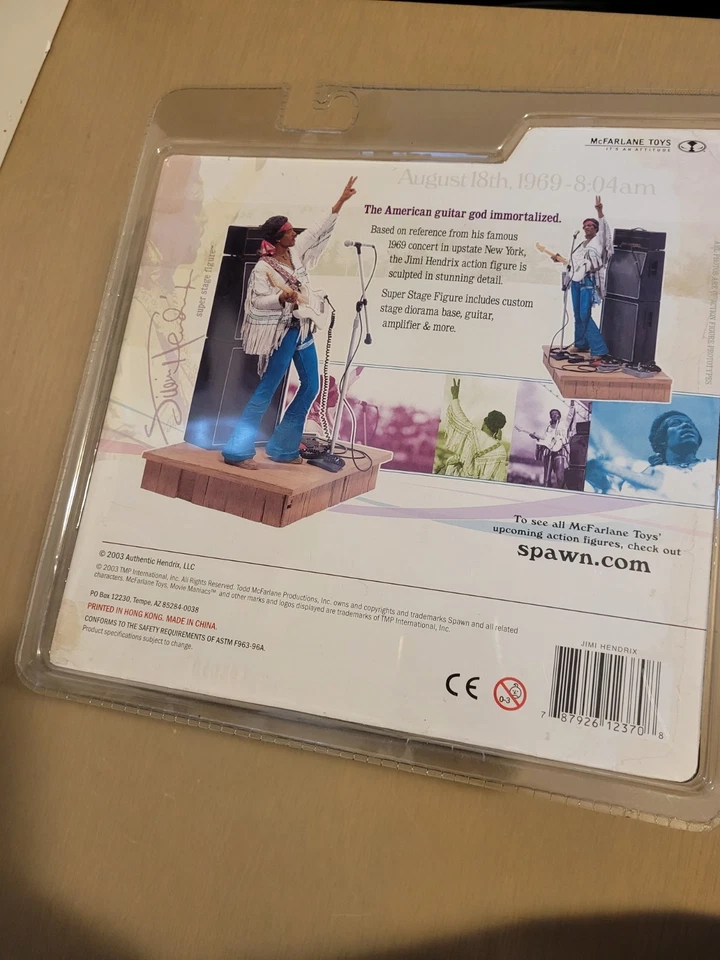 Figuras selladas McFarlane Toys Jimi Hendrix en Monterey y Woodstock 18 de agosto 1969 Foto 4 de 4