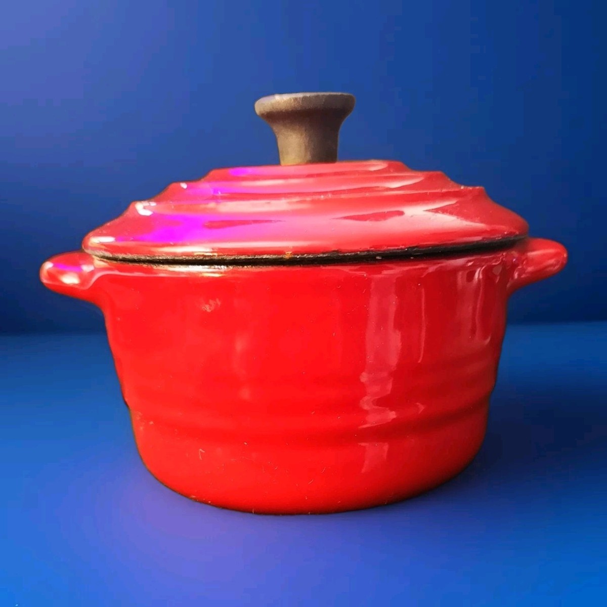 Round Red Mini Cast Iron Casserole Dish Pot with Lid Boxed Unused