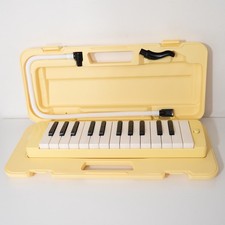 Yamaha Pianica P-25F Yellow 25-Key Melodica - with Hose and Case