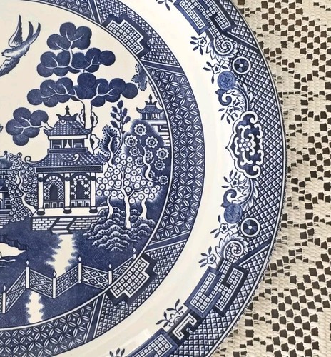 Willow Blue Churchill England 12 3/8" Chop Platter Round 1980'S Earthenware VTG - Picture 6 of 12