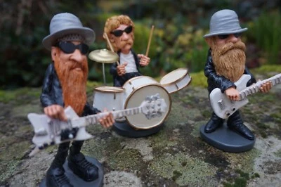 MERVEILLES6172 841.07 FIGURINE GROUPE ROCK dans le style ZZ TOP MUSICIEN WARREN STRATFORD